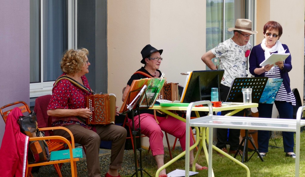 les bénévoles sont aussi musiciens!!