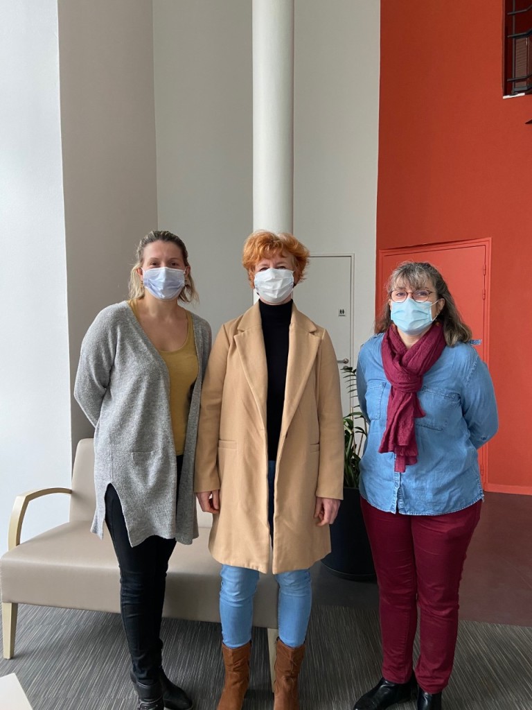 Mme Goron, cadre de santé (à droite), accompagnée par deux infirmières de St Méen volontaires pour participer à l’expérimentation.